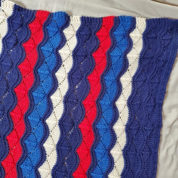 VINTAGE Blue Scalloped Handknit Afghan Crochet Blanket Throw HANDMADE Soft 36x40 - Picture 6 of 8